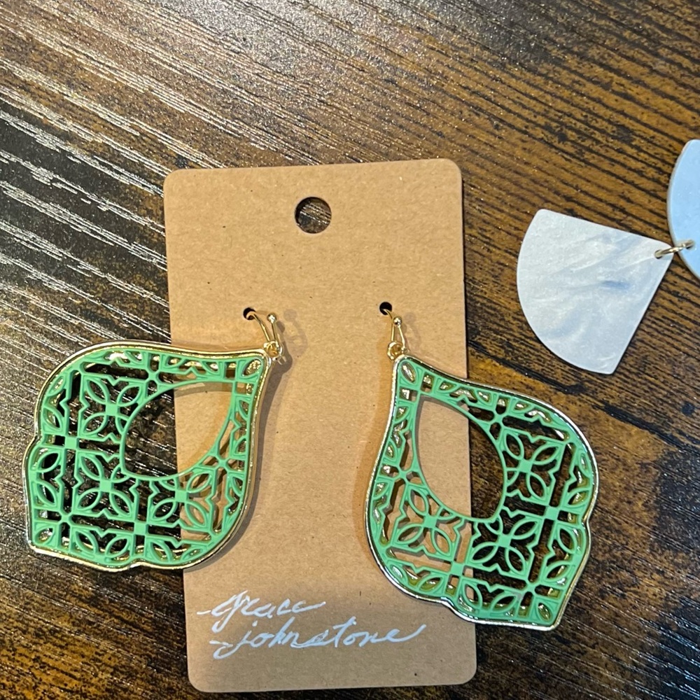 Green and gold plated pendant earrings